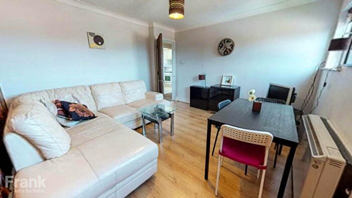 3 Bedroom Flat To Rent In Portswood Road, Southampton, SO17