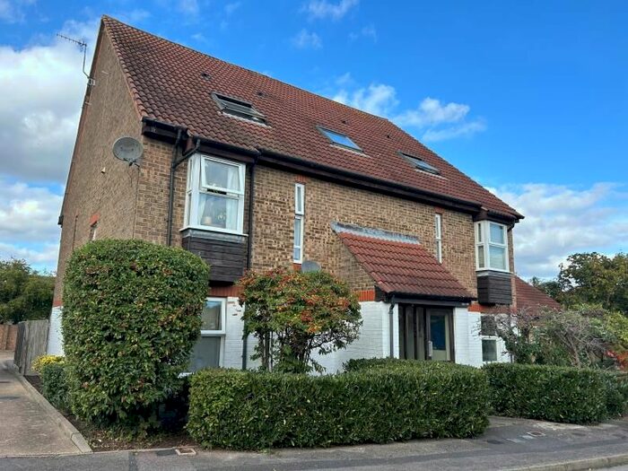 1 Bedroom Flat To Rent In Colburn Crescent, Burpham, Guildford, GU4