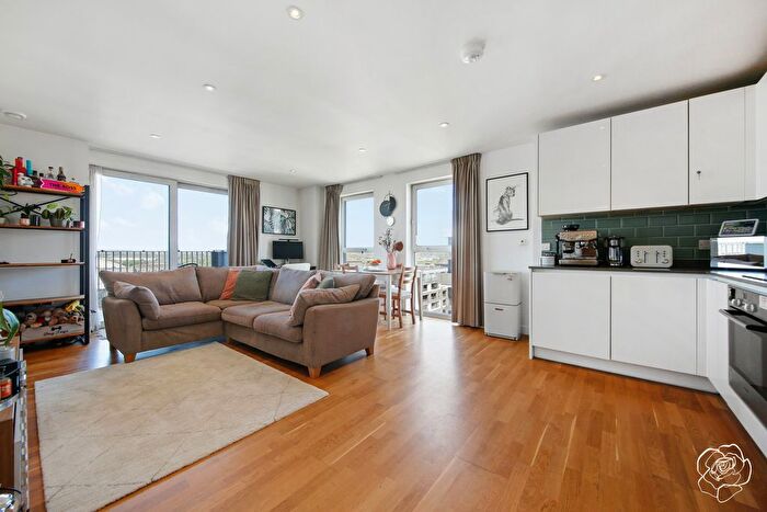 2 Bedroom Flat For Sale In Meander House, Logan Close, Stratford, E20