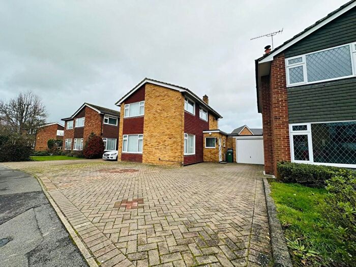 3 Bedroom Link Detached House To Rent In Staplehurst, Kent, TN12