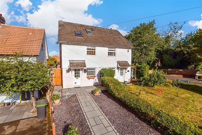 3 Bedroom Semi-Detached House For Sale In Bow Road, Wateringbury, Maidstone, Kent, ME18