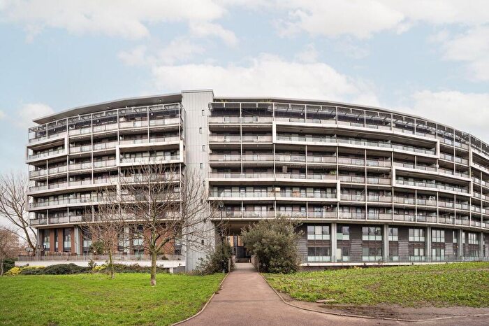 2 Bedroom Flat For Sale In Palmers Road, Bethnal Green, London, E2