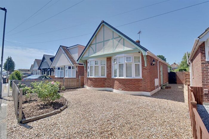 3 Bedroom Chalet For Sale In South Road, Drayton, Portsmouth, PO6