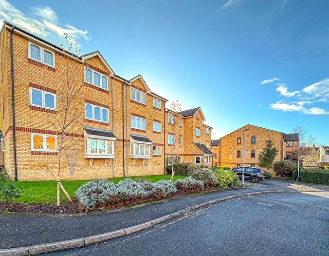 1 Bedroom Flat To Rent In Chiswell Court, Sandown Road, Watford, WD24