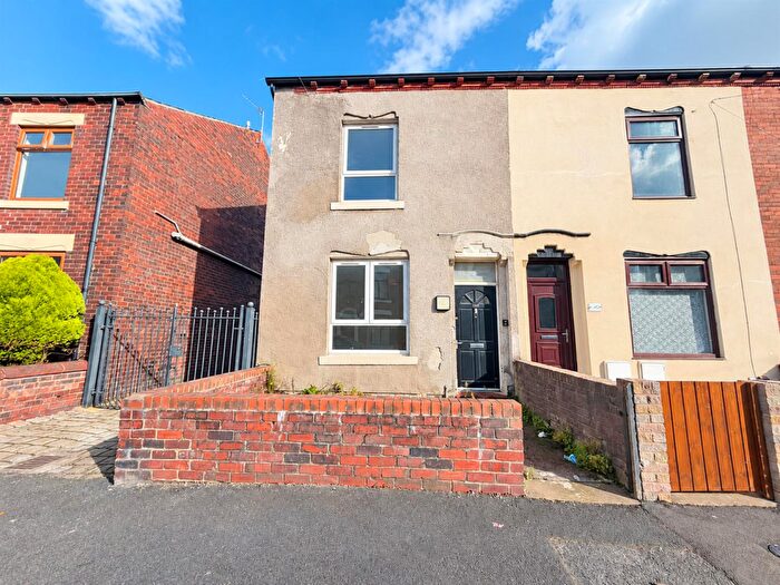 2 Bedroom End Of Terrace House For Sale In Oak Street, Shaw, Oldham, OL2
