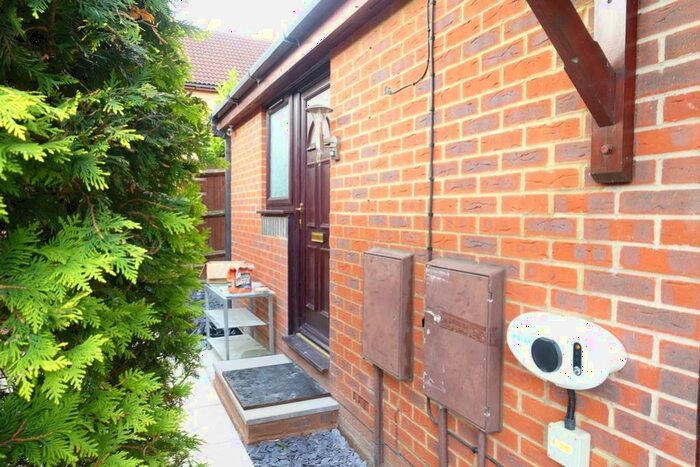 1 Bedroom Flat To Rent In Luccombe, Furzton, Milton Keynes, MK4