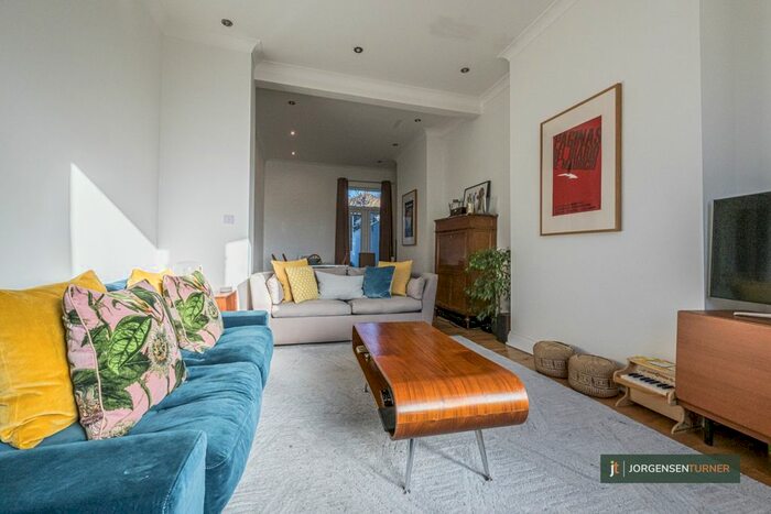 4 Bedroom Town House To Rent In Ethelden Road, London, W12