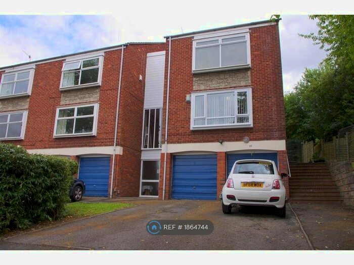 2 Bedroom Flat To Rent In Glynn Crescent, Halesowen, B63