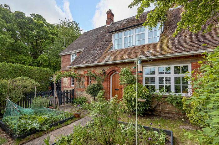 3 Bedroom Semi-Detached House For Sale In School Lane, Stedham, Midhurst, West Sussex, GU29