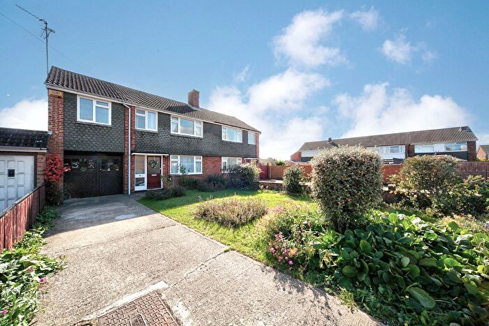 4 Bedroom Semi-Detached House For Sale In Galston Road, Luton, Bedfordshire, LU3