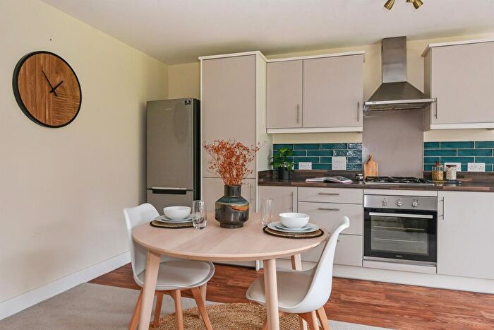 2 Bedroom Flat For Sale In Winchester City Centre, SO23