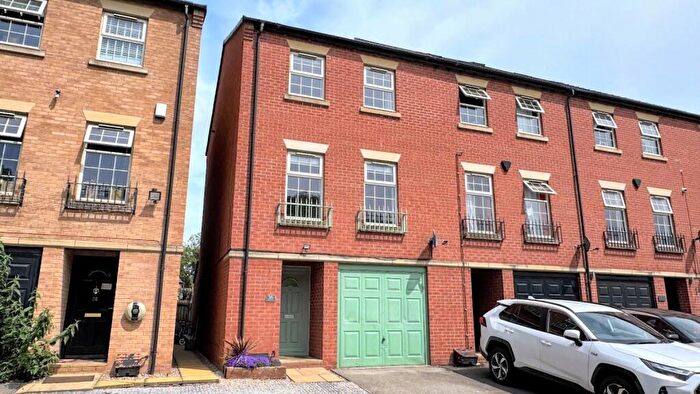 4 Bedroom Town House For Sale In Bridgeside Way, Spondon, Derby, DE21