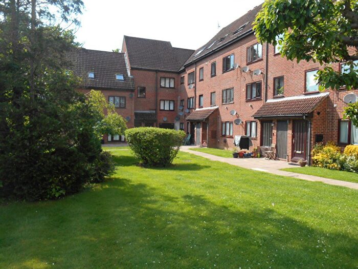 1 Bedroom Maisonette To Rent In Sheraton Mews, Gade Avenue, Watford, WD18
