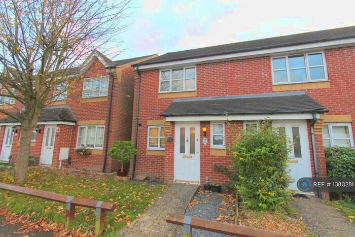 2 Bedroom End Of Terrace House To Rent In The Chase, Wallington, SM6