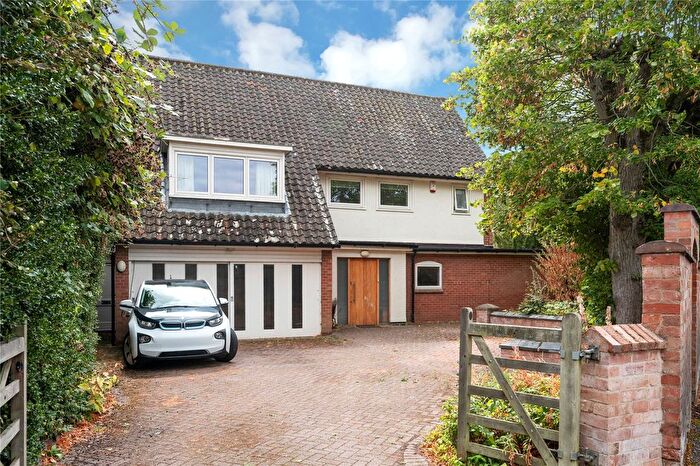 4 Bedroom Detached House For Sale In Avenue Road, Stoneygate, Leicester, LE2