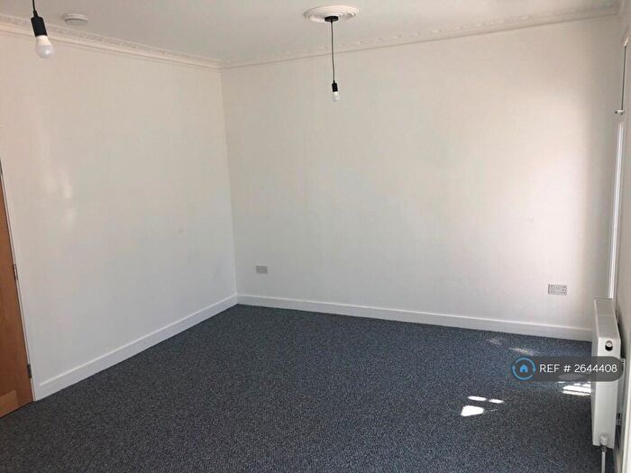 1 Bedroom Flat To Rent In Douglas Avenue, Hythe, CT21