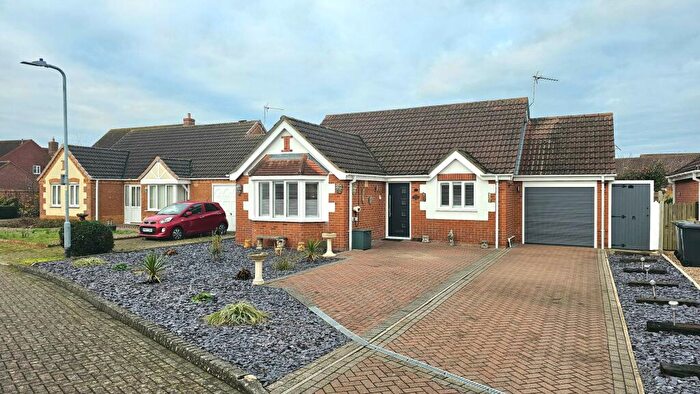 2 Bedroom Detached Bungalow For Sale In Maple Grove, Heckington, NG34