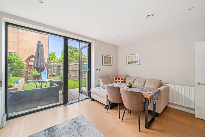 3 Bedroom Terraced House For Sale In Brook Lane North, Brentford, TW8