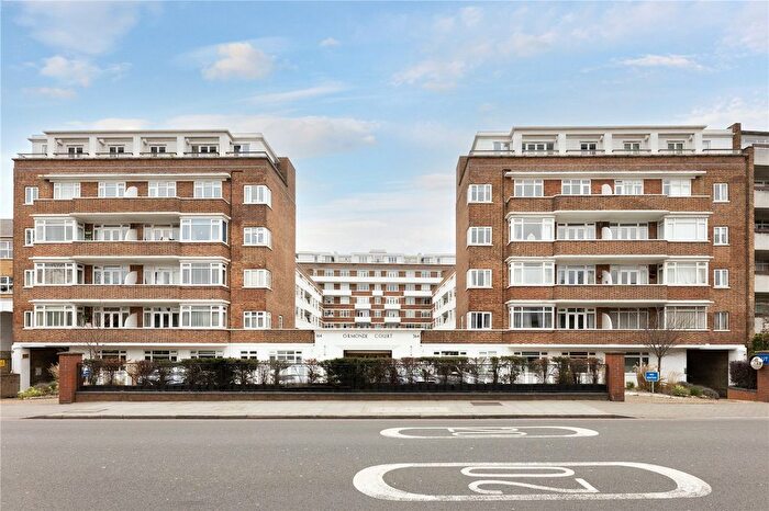 2 Bedroom Flat For Sale In Upper Richmond Road, London, SW15
