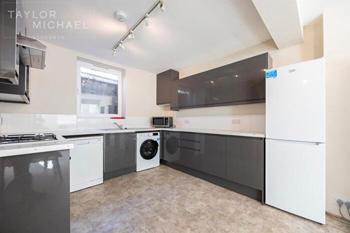 6 Bedroom Terraced House To Rent In Edinburgh Road, Brighton, BN2