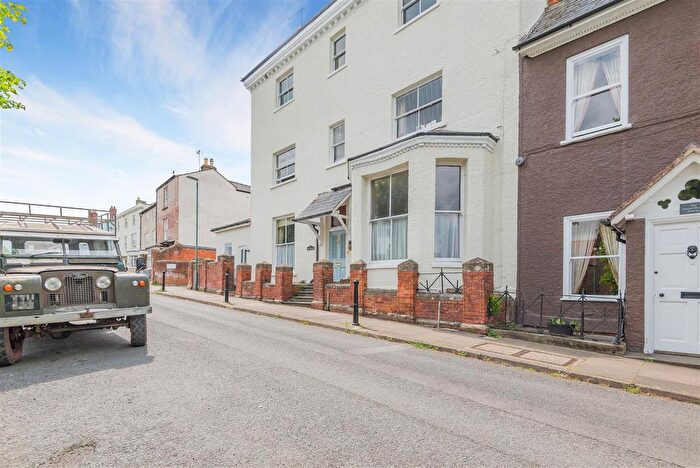 1 Bedroom Flat For Sale In High Street, Newnham, GL14