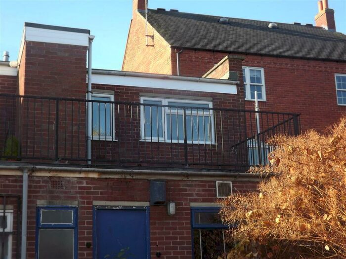 2 Bedroom Flat To Rent In High Street, Uttoxeter, ST14