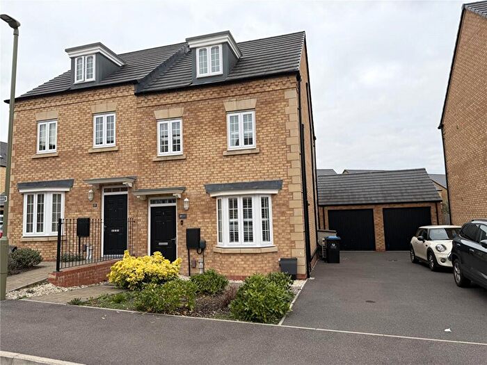 3 Bedroom Semi-Detached House For Sale In Heron Drive, Witney, Oxfordshire, OX28