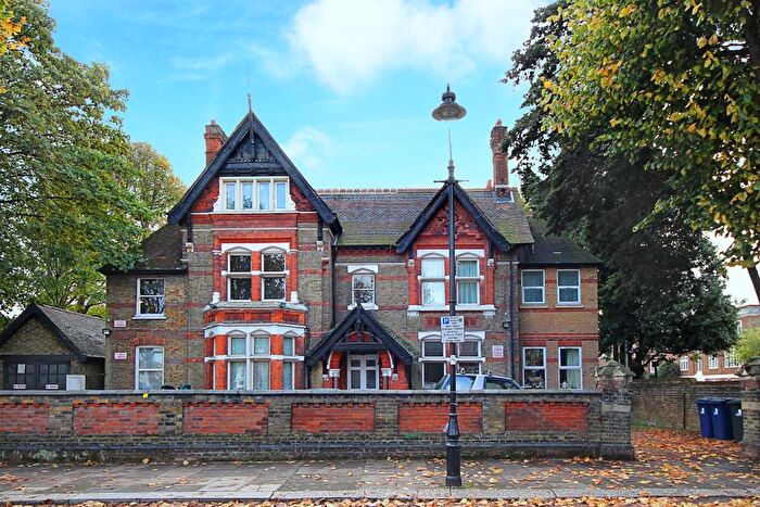 3 Bedroom Flat To Rent In Hamilton Road, London, W5