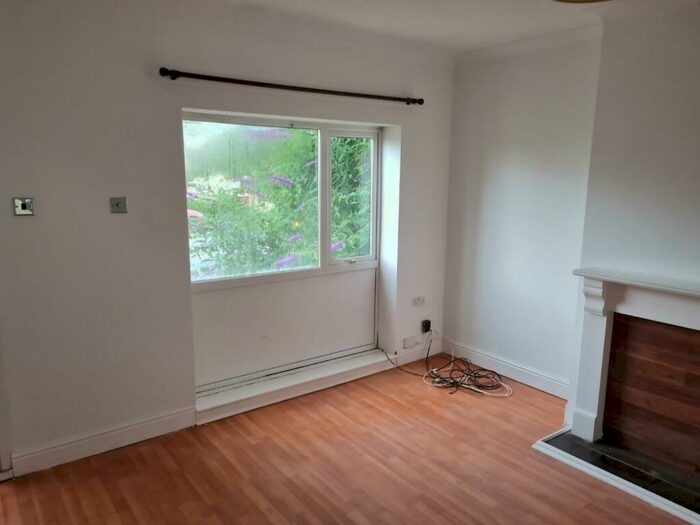 2 Bedroom House To Rent In Halifax Drive, Leicester, LE4