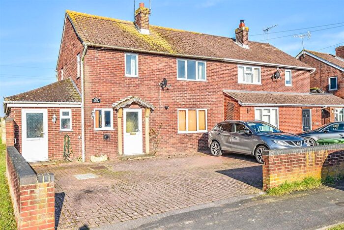 4 Bedroom Semi-Detached House For Sale In Oatfield Road, Frampton On Severn, Gloucester, GL2