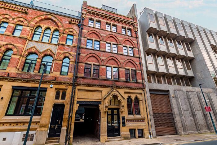 2 Bedroom Flat To Rent In York Place, Leeds, LS1