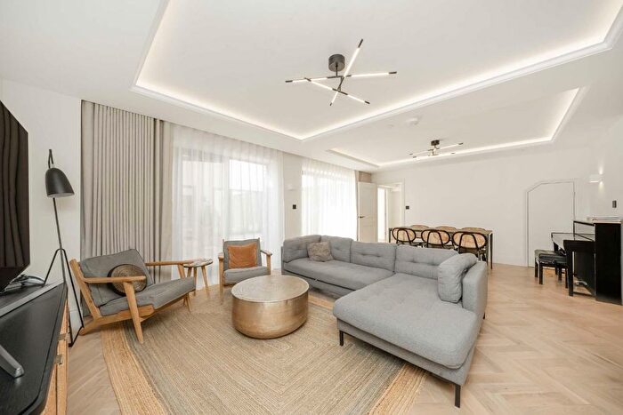 3 Bedroom Flat To Rent In Armitage Road, Golders Green, NW11