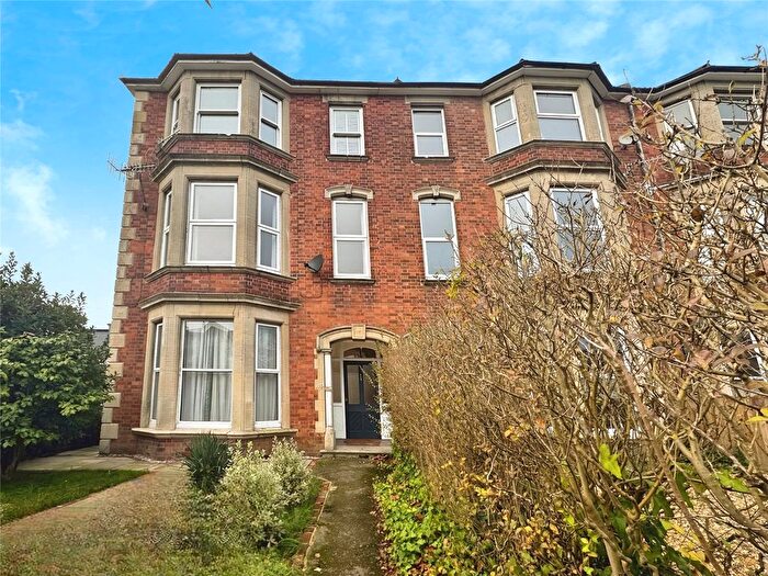 2 Bedroom Flat To Rent In St. Johns Road, Tunbridge Wells, Kent, TN4