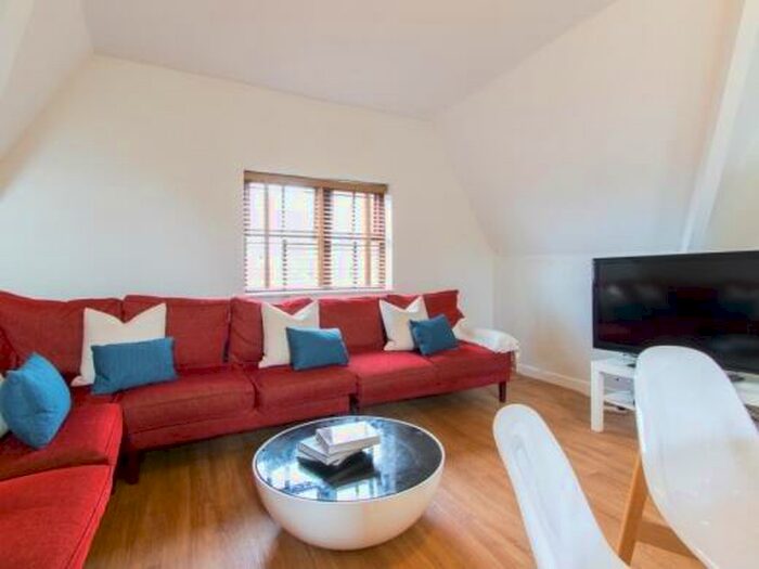 7 Bedroom Flat To Rent In Ladybarn Road, Manchester, M14