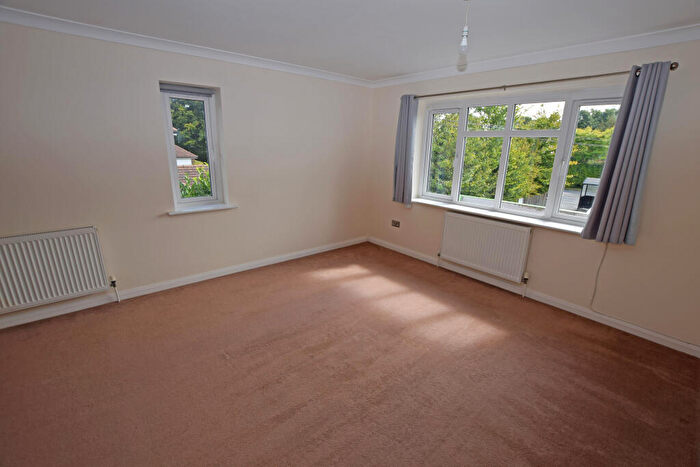 2 Bedroom Apartment For Sale In Winchester Road, Four Marks, Alton, Hampshire, GU34