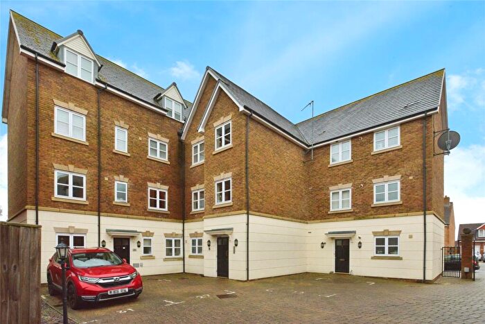 2 Bedroom Flat For Sale In Morland Drive, Grange Farm, Milton Keynes, Buckinghamshire, MK8