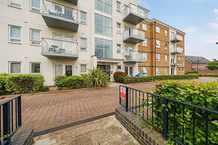 2 Bedroom Flat To Rent In Grebe Way, Maidenhead, SL6