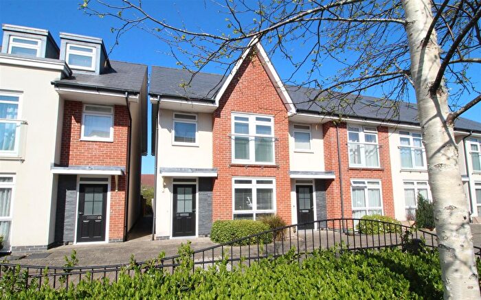 3 Bedroom End Of Terrace House For Sale In Stabler Way, Poole, BH15