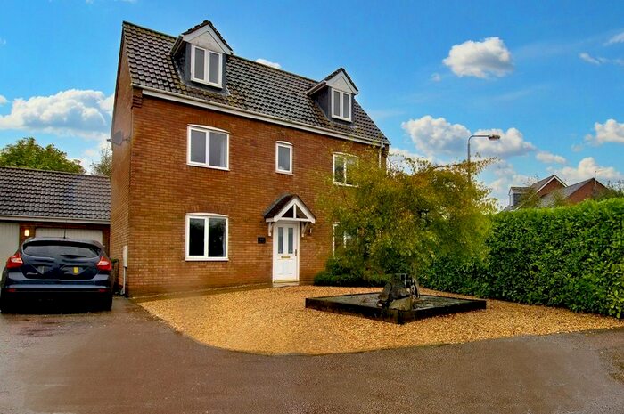 4 Bedroom Detached House For Sale In Nutmeg Walk, Downham Market, PE38