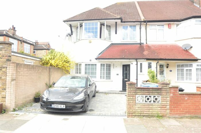 3 Bedroom End Of Terrace House To Rent In River Avenue, Palmers Green, N13