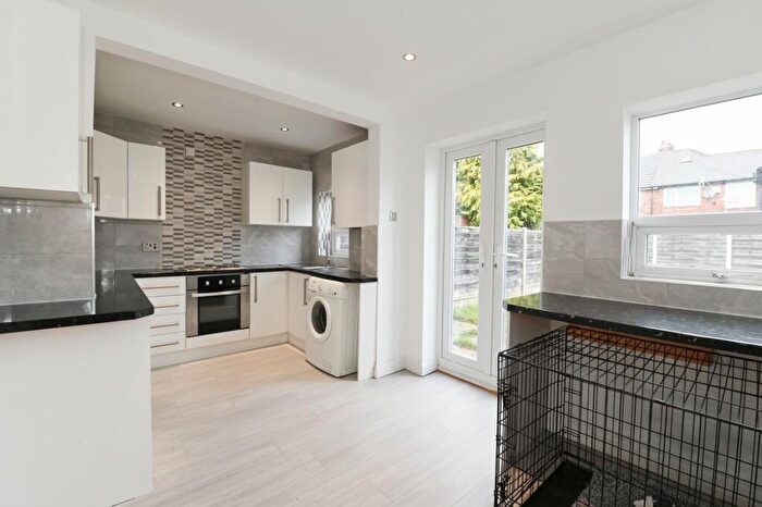 3 Bedroom End Of Terrace House For Sale In Deepdale Drive, Swinton, M27