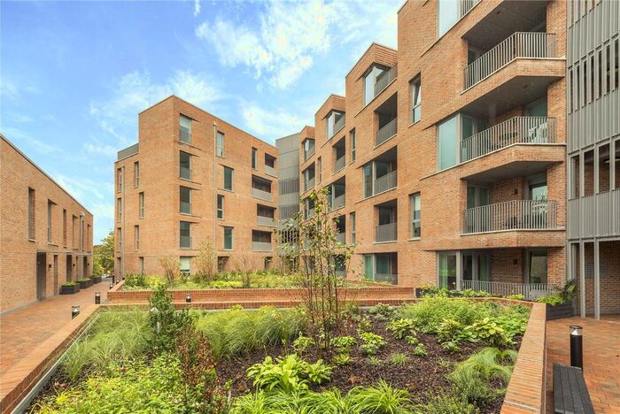1 Bedroom Flat For Sale In Park North, Stamford Road, N15