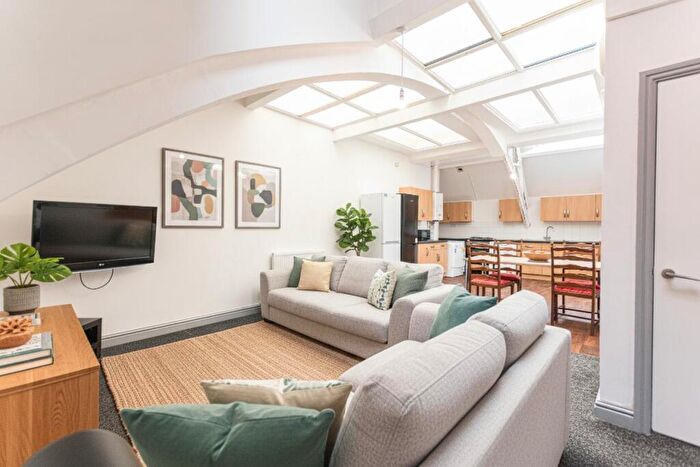 6 Bedroom House To Rent In Flat, St Marks Church Hall, Ashgate Road, Sheffield, S10