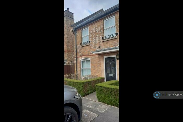 2 Bedroom Terraced House To Rent In Gowrie Place, Caterham, CR3