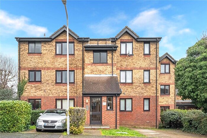 1 Bedroom Flat To Rent In Green Pond Close, London, E17