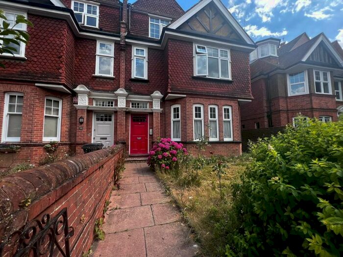 2 Bedroom Apartment To Rent In Old Orchard Road, Eastbourne, BN21