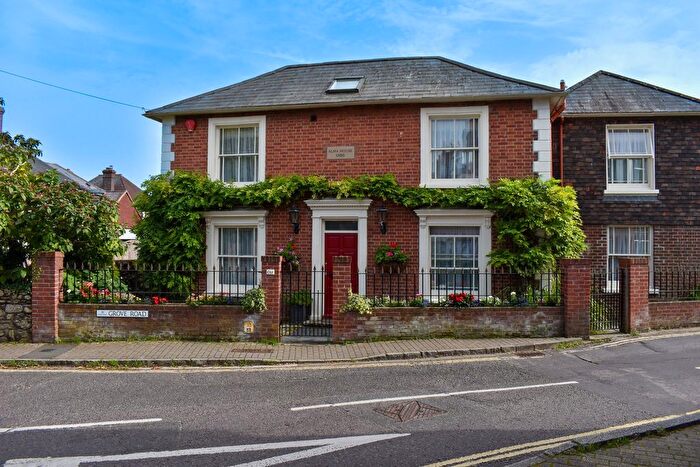 4 Bedroom Detached House For Sale In Grove Road, Lymington, SO41