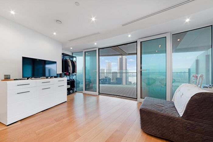 1 Bedroom Apartment For Sale In Arena Tower, Crossharbour Plaza, London, E14