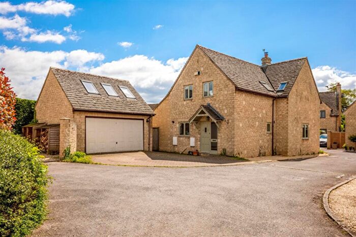 4 Bedroom Detached House For Sale In St. James Court, Stonesfield, OX29