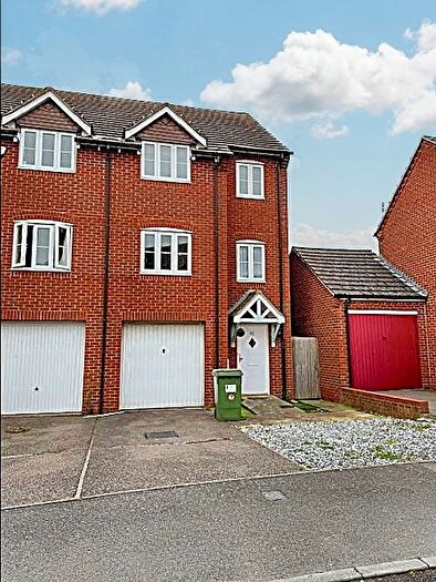 4 Bedroom Town House To Rent In Monarch Drive, Sittingbourne, ME10